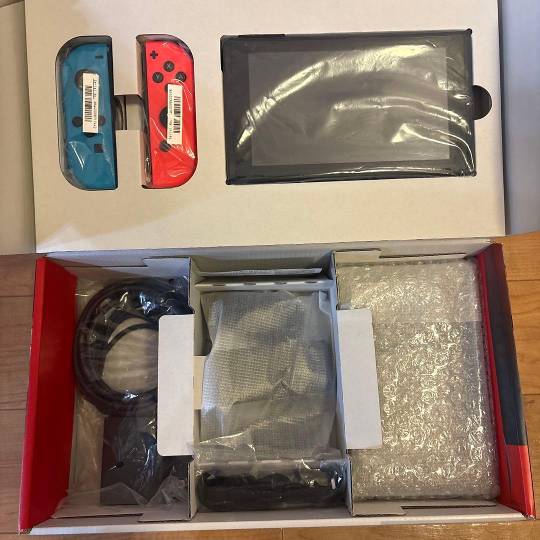 Nintendo Switch本体+ホリパッド×2