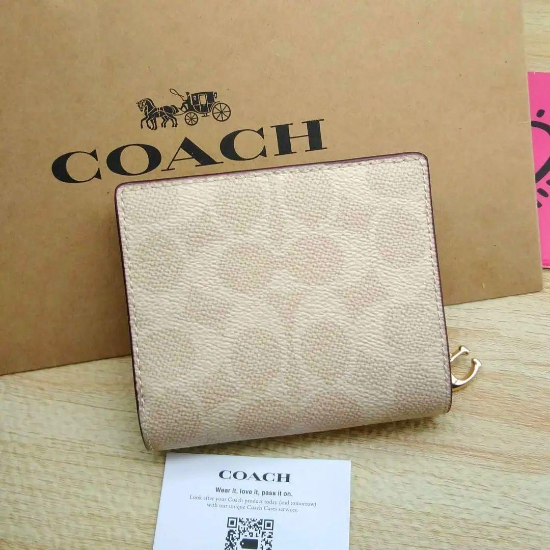 COACH　折り財布　新作モデル　ミニ財布　小銭入れ付き・新品未使用　レディース