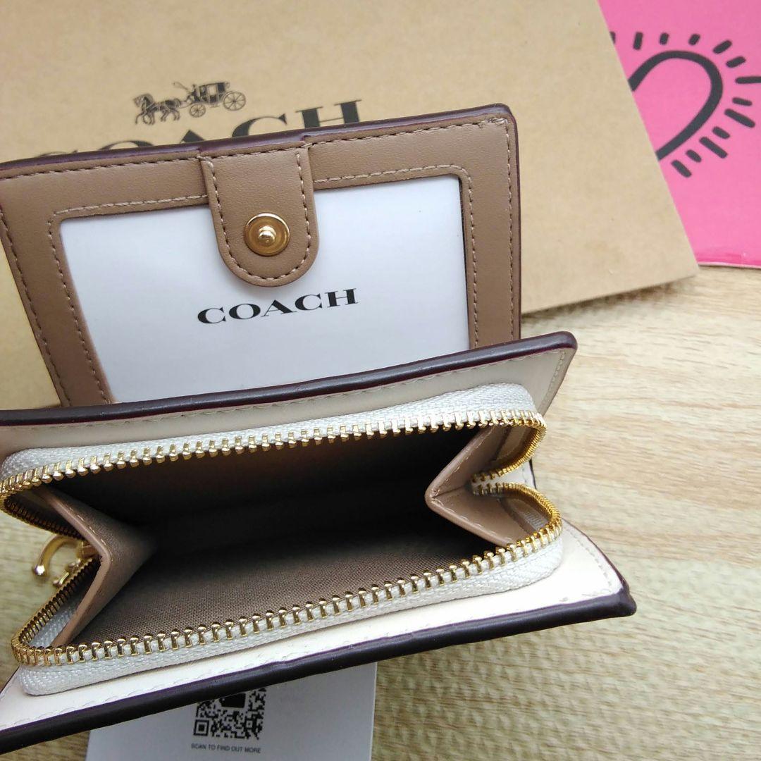 COACH　折り財布　新作モデル　ミニ財布　小銭入れ付き・新品未使用　レディース