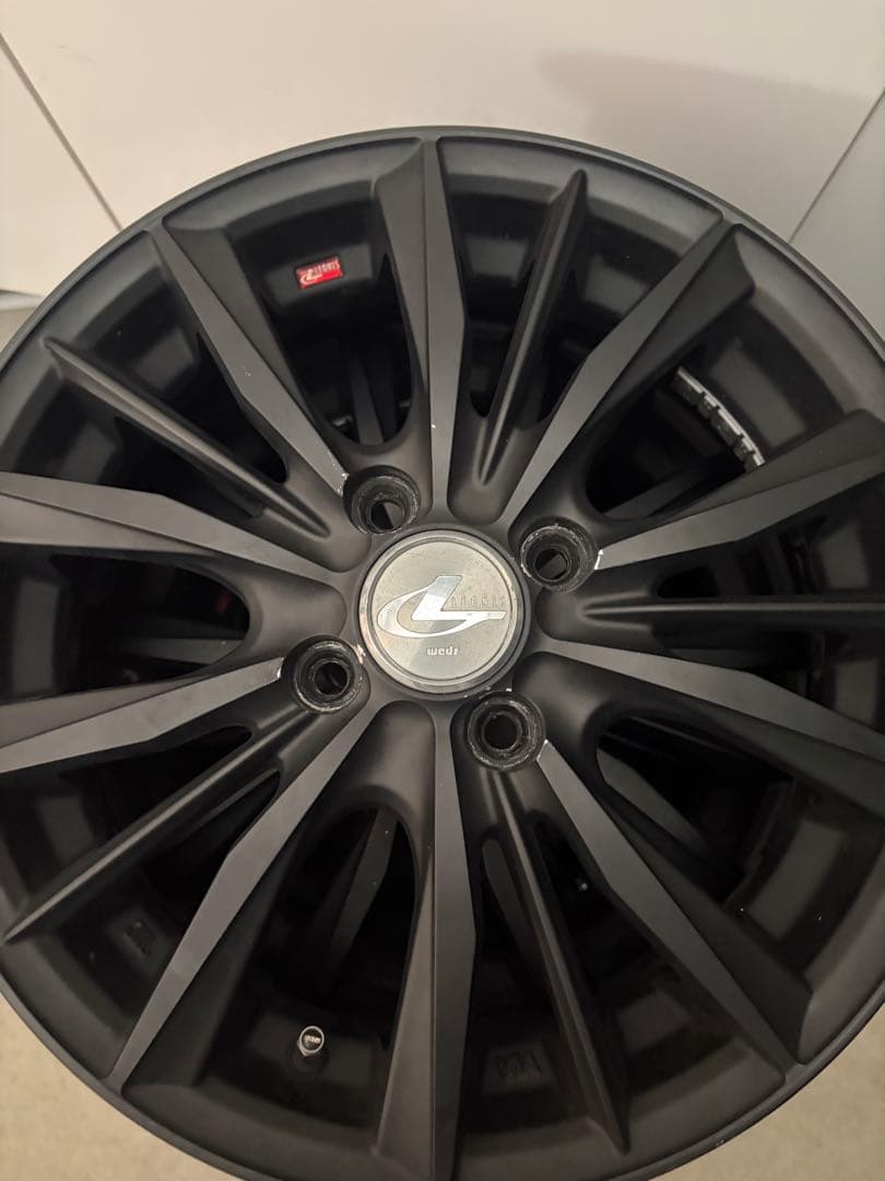 レオニス　タイヤホイール　15インチ　 マットブラックホイール　カスタム