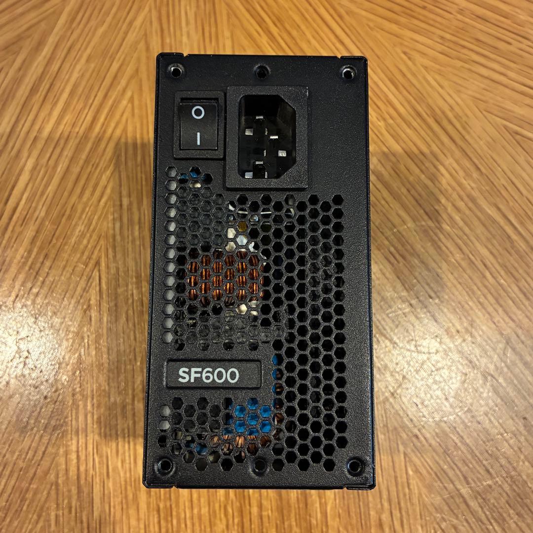 Corsair SF600 600W SFX 電源ユニット