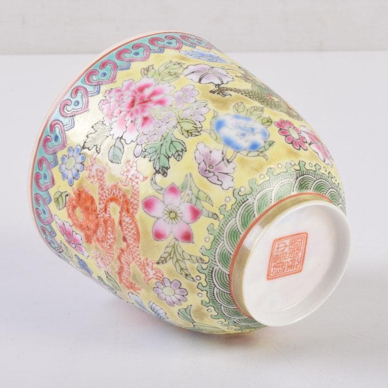 中国　景徳鎮製　薄胎　粉彩　龍花草文碗　煎茶碗　V　8503