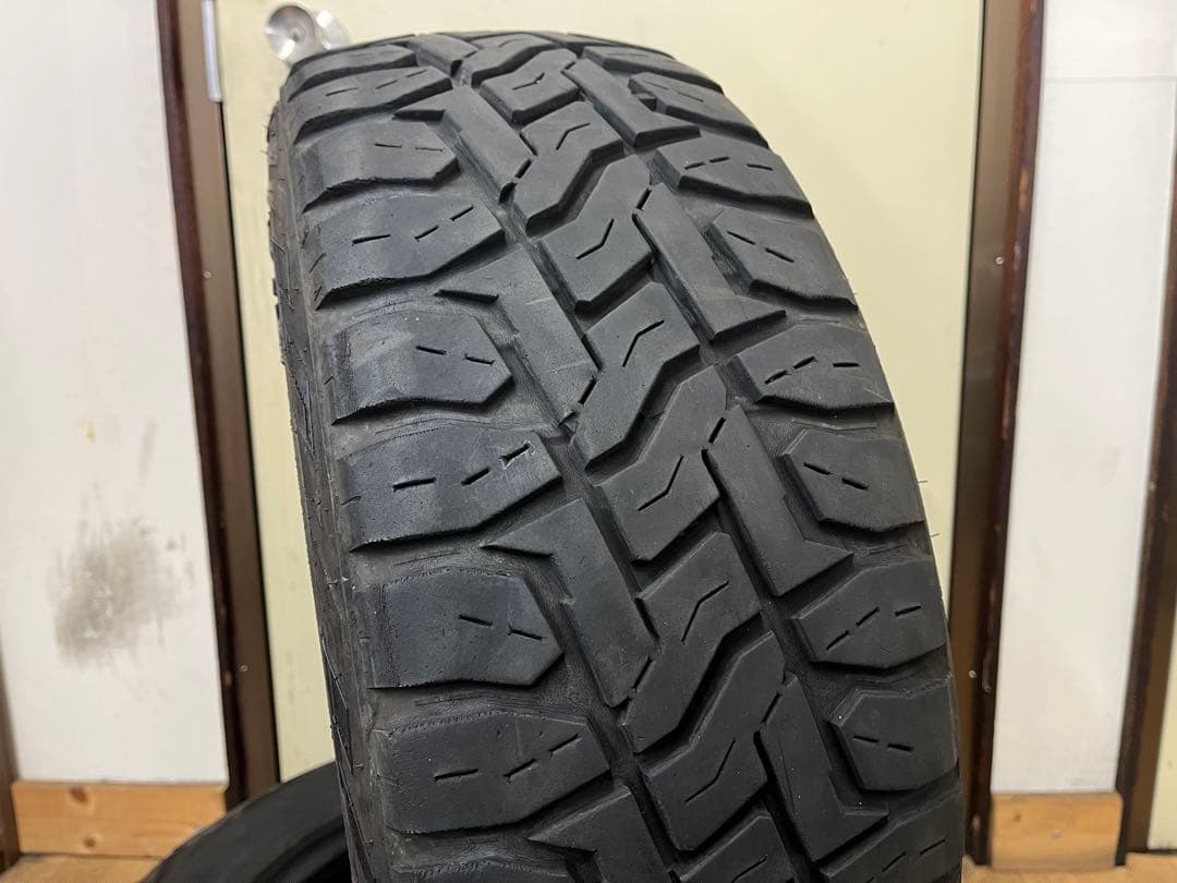 2022年製 トーヨー 中古夏タイヤ 215/65R16 LT 2本セット