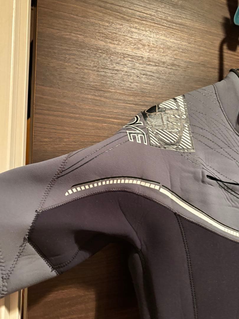 美品BODY GLOVE シーガル ウェットスー ML？