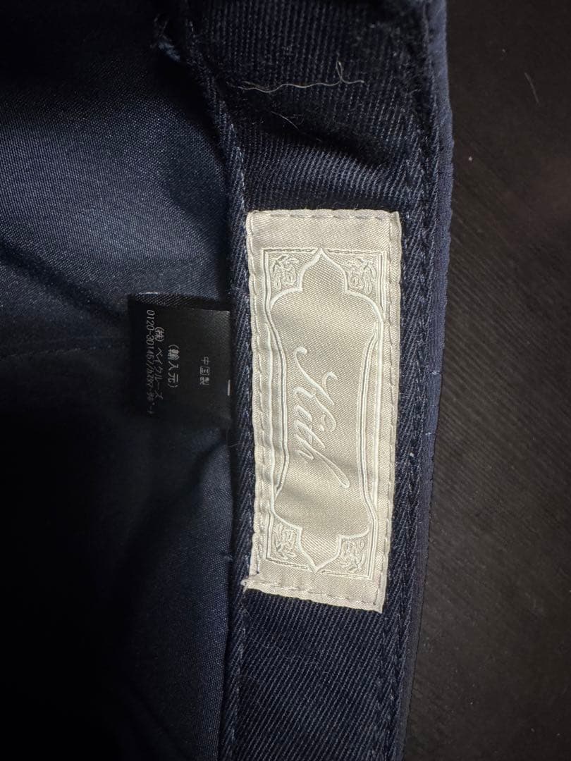 Kith 黒 キャップ 光沢 ロゴ付き
