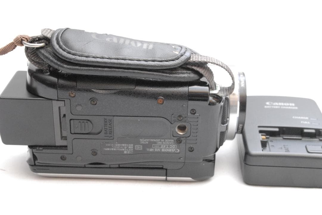 CANON ivis HF11 (HDビデオカメラ）