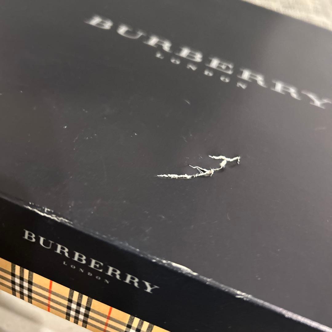 【未使用・訳あり】BURBERRY　膝掛け　Wool100 %　ブランケット