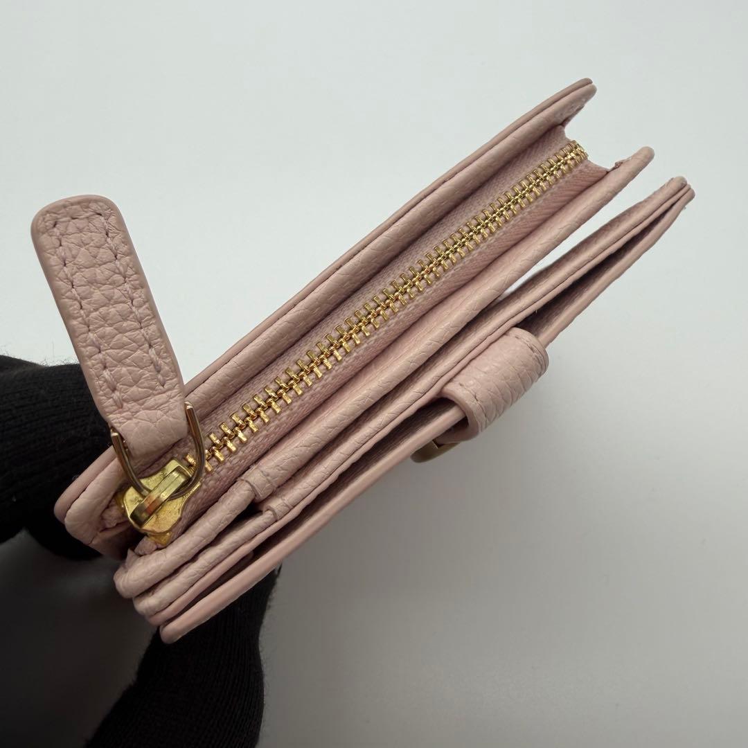 極美品　agnes b アニエスベー　折り財布　ロゴ金具　レザー　ピンク