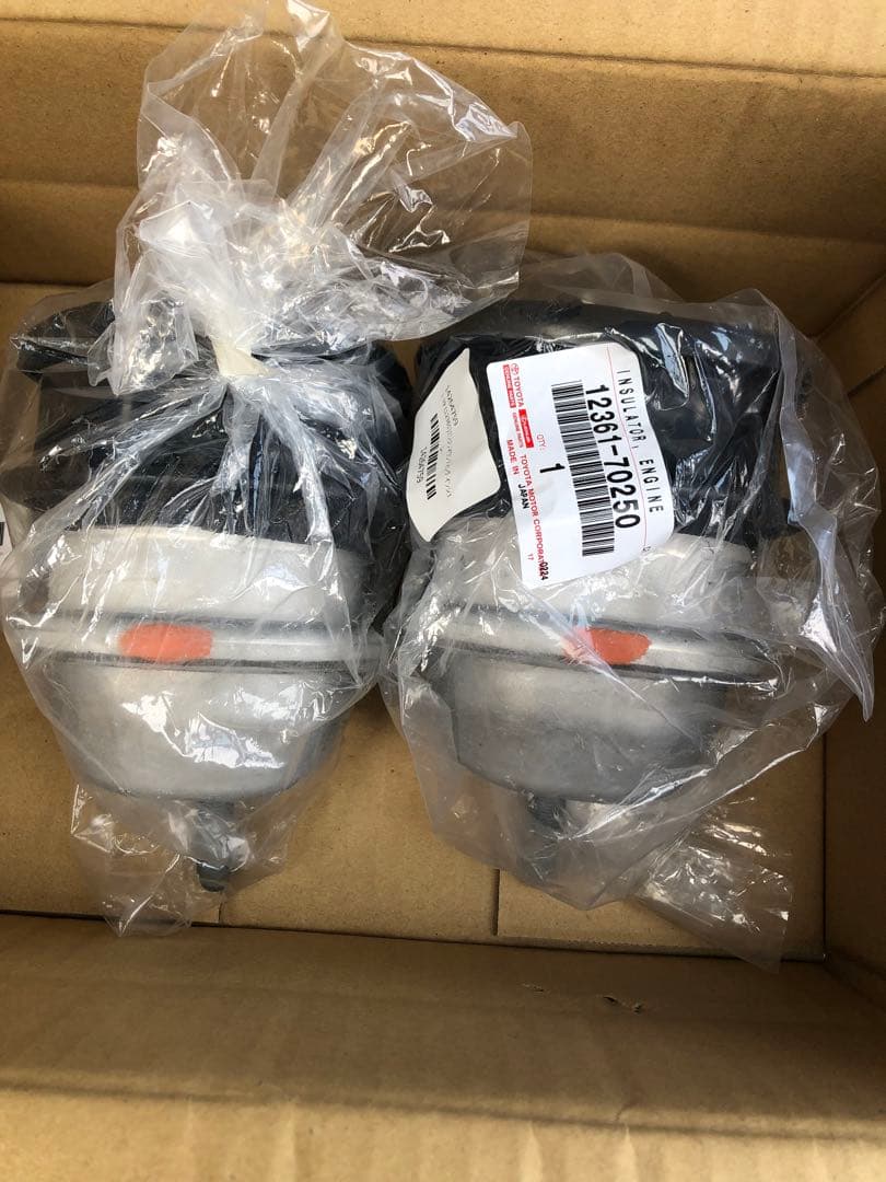 レクサス LS500 LS500h 純正エンジンマウント 12361-70250