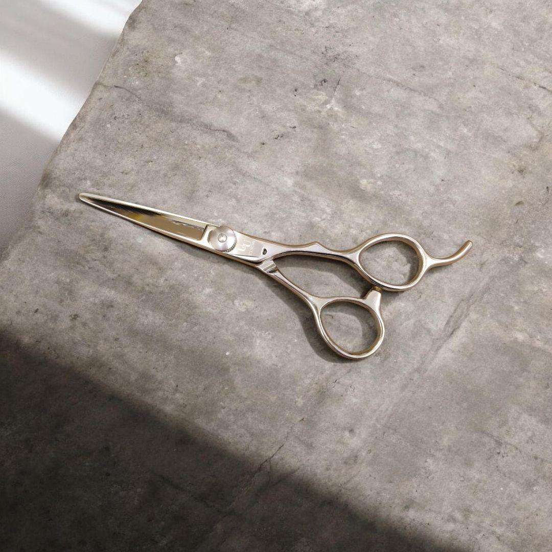 ✨内海シザー✨5.5インチ✨散髪用✨ヘアカット✨髪切り✨中古✨カットシザー✨