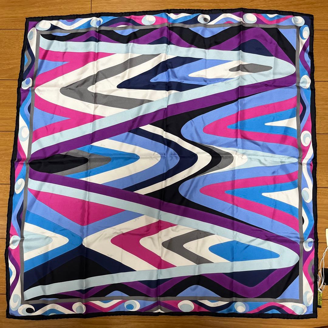 Emilio Pucci 大判シルクスカーフ