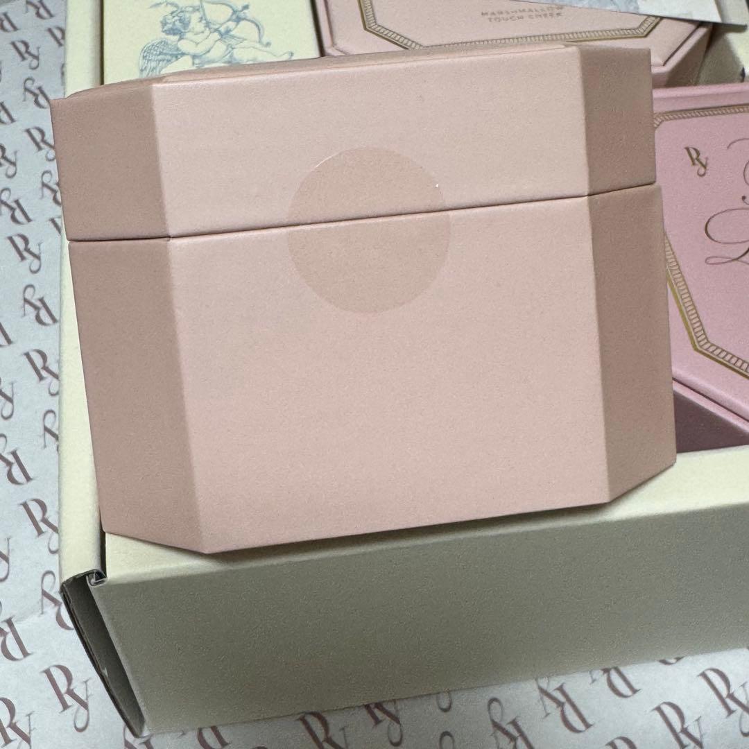 チーク Peony marshmallow touch cheek milky momo