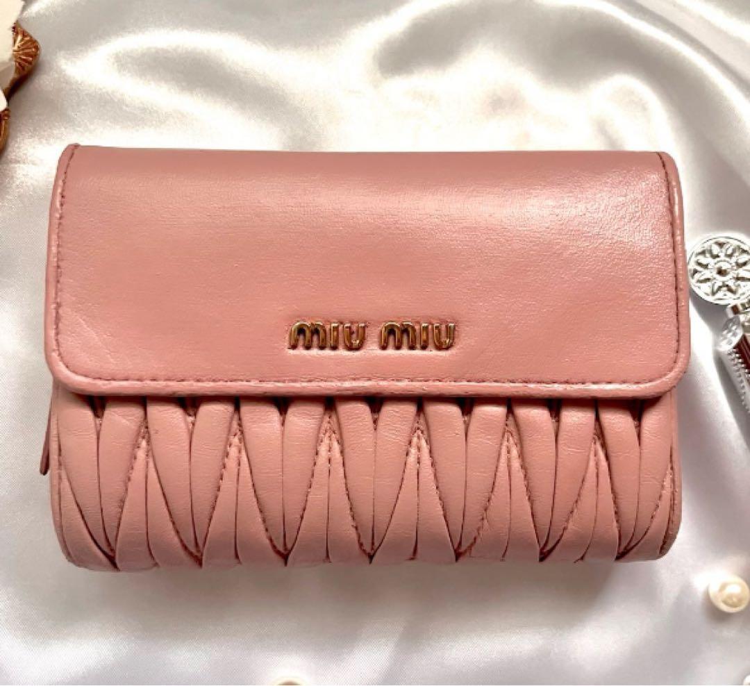 でら様miu miu ミュウミュウ 三つ折り財布 ♡ピンク マテラッセ最安値