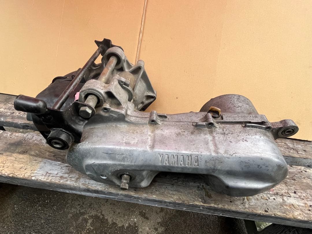 送料無料ジョグ エンジン　部品取り