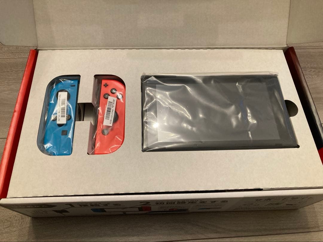 Nintendo Switch ネオンレッド・ブルー