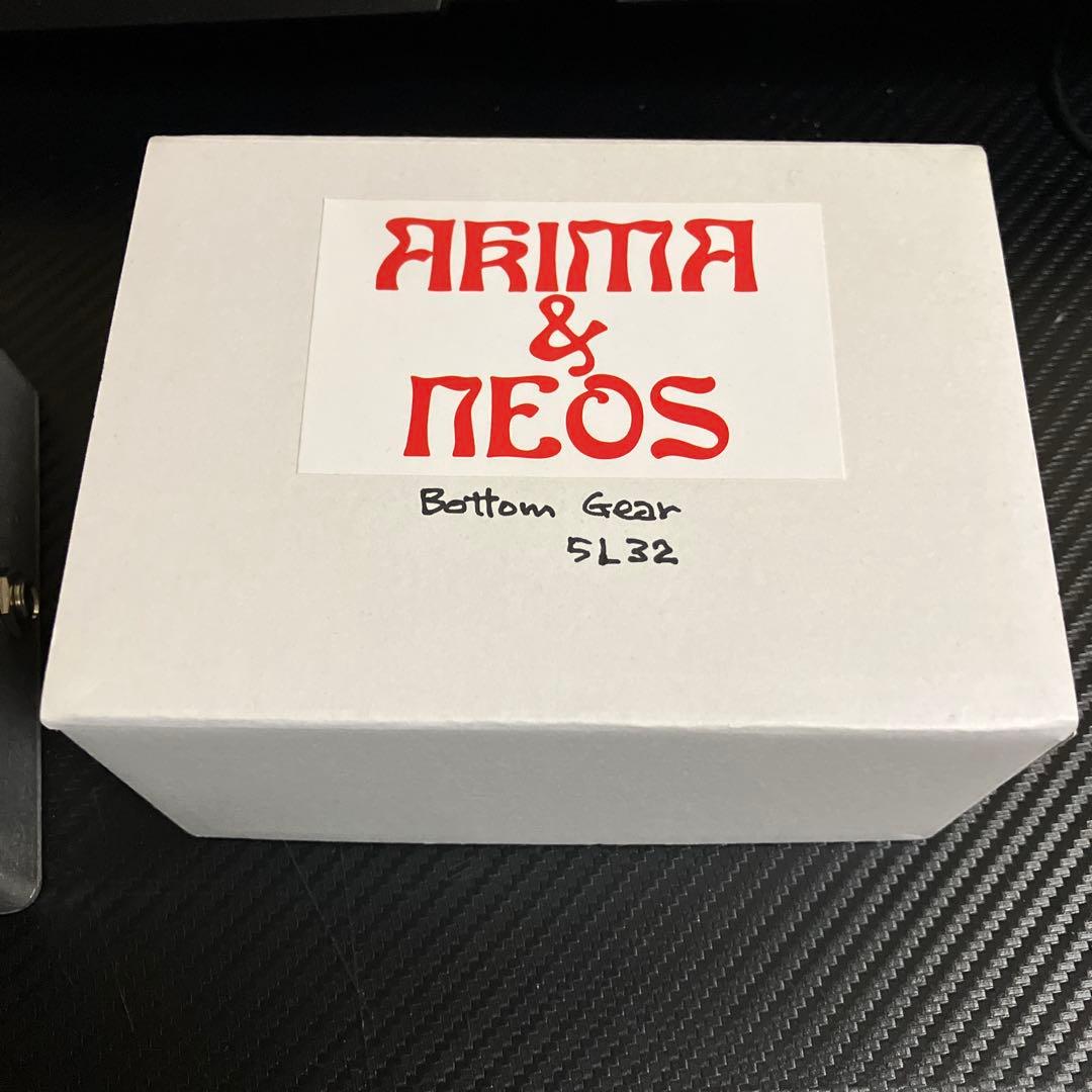 AKIMA & NEOS Bottom Gear ベースエフェクター