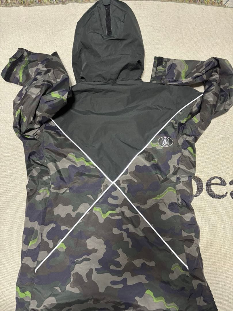VOLCOM カモフラージュ スノーボードウェア M