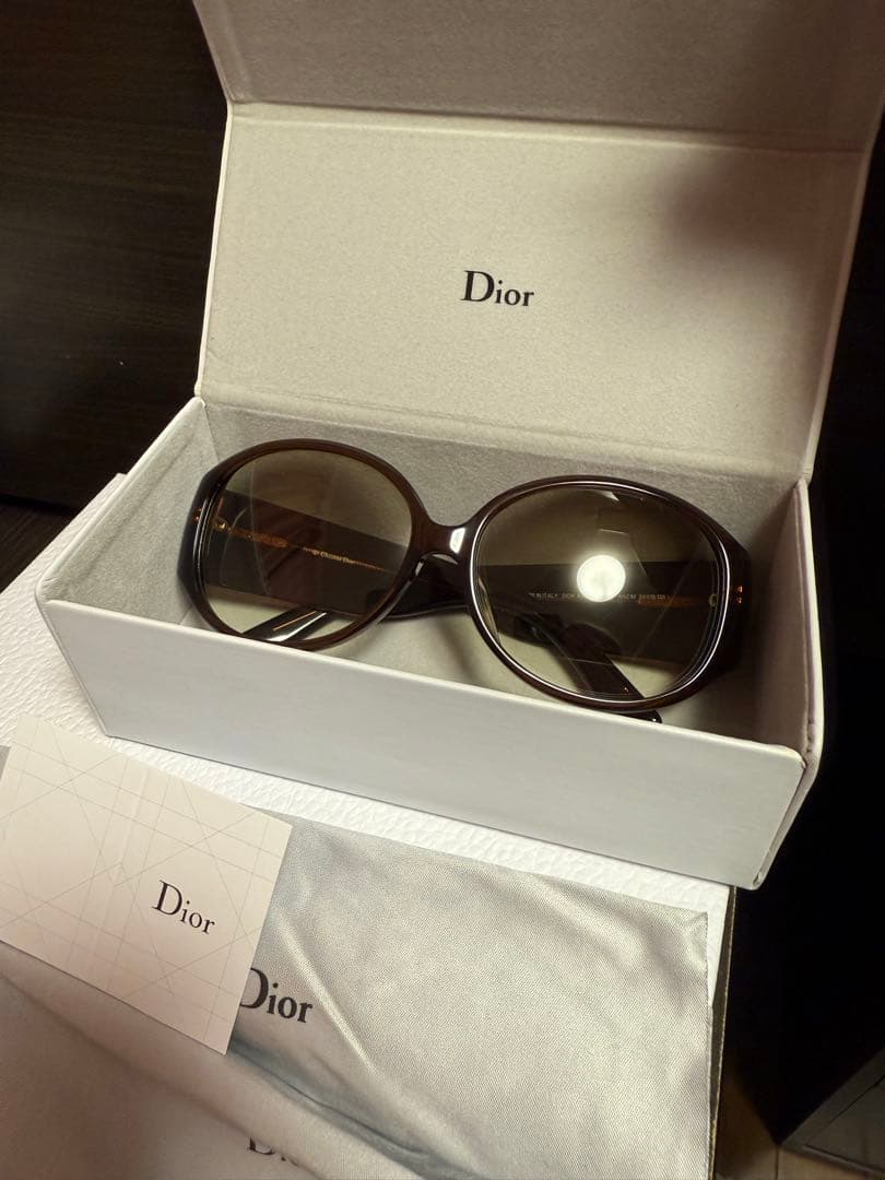 ★石原タイコ★Dior サングラス ビッグロゴ 付属品付き♡