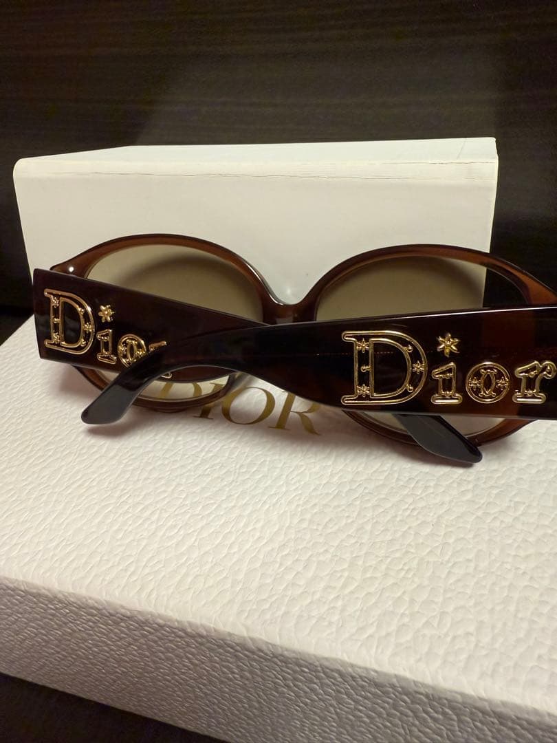 ★石原タイコ★Dior サングラス ビッグロゴ 付属品付き♡