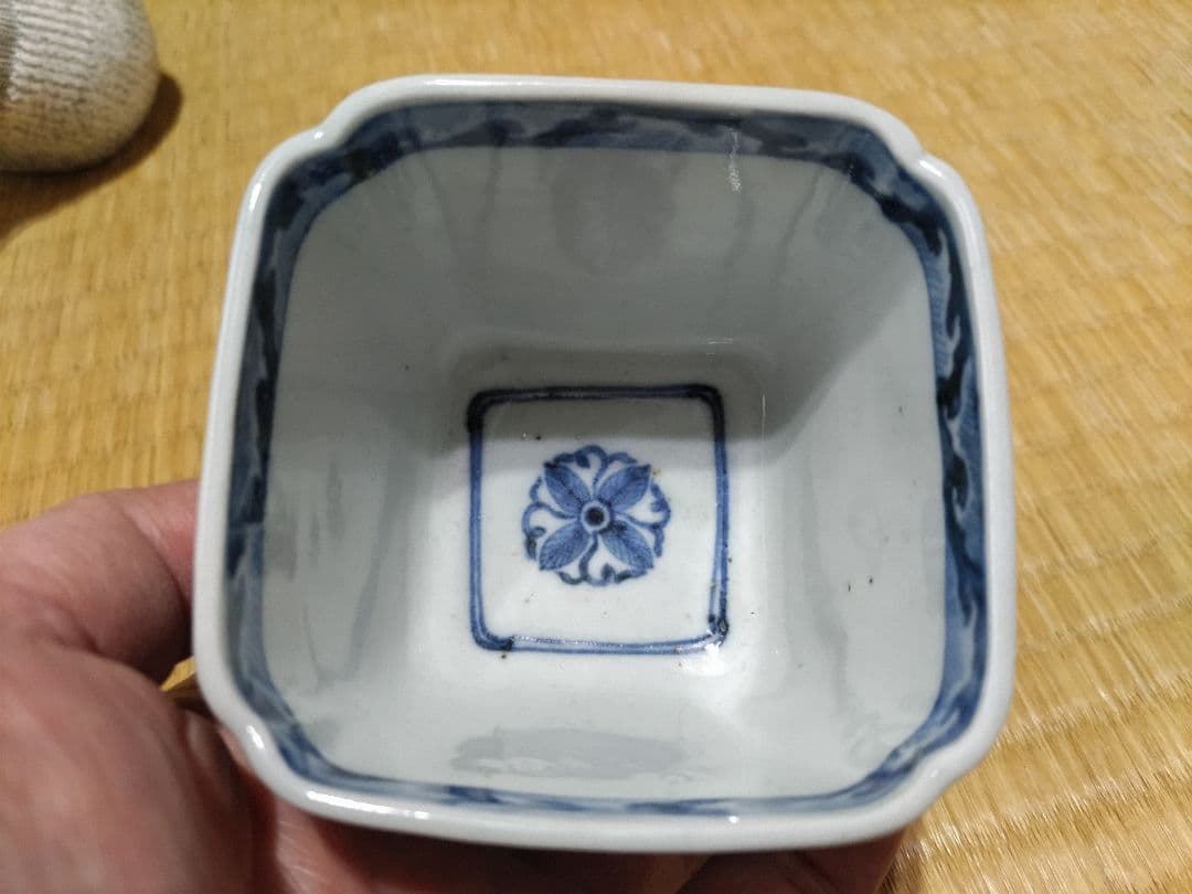 古伊万里　四方　向付　染付　金魚（ランチュウ？）