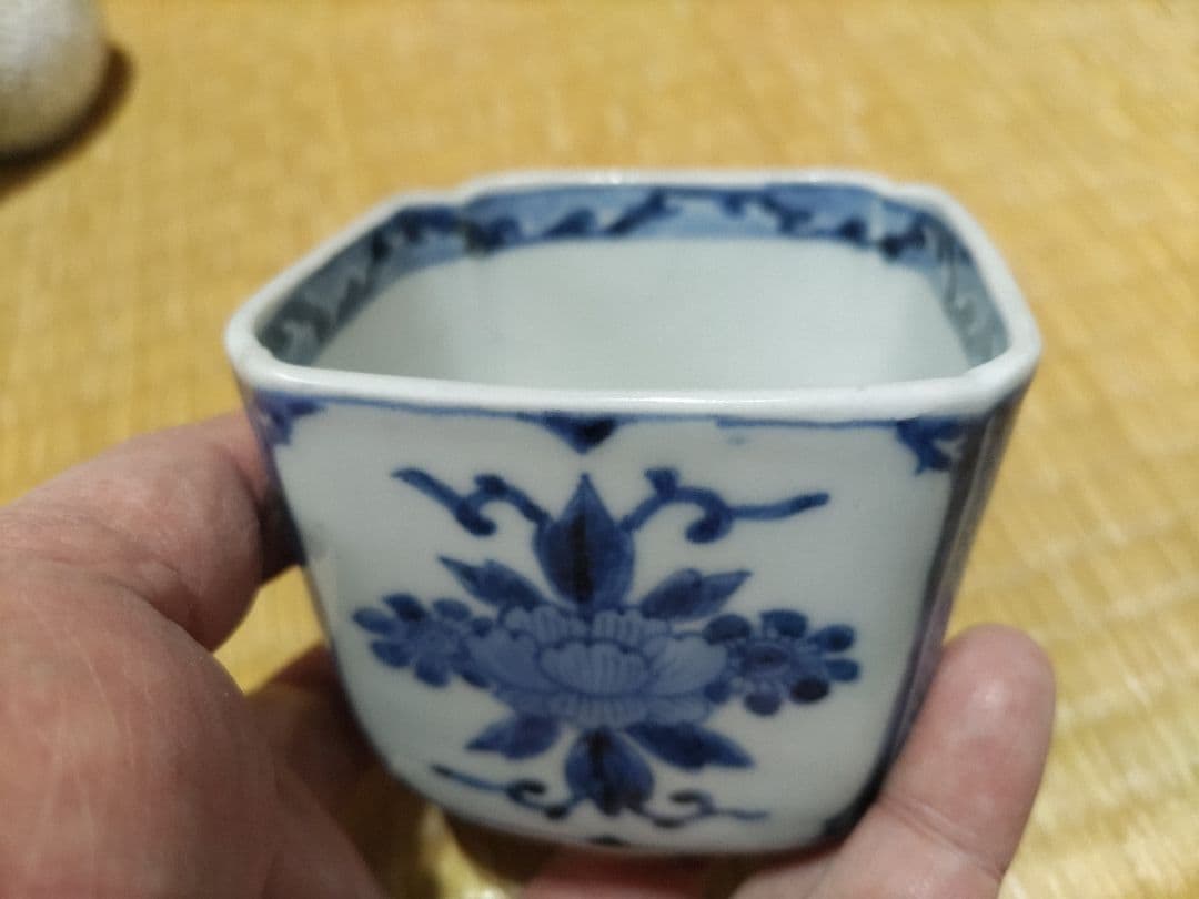 古伊万里　四方　向付　染付　金魚（ランチュウ？）