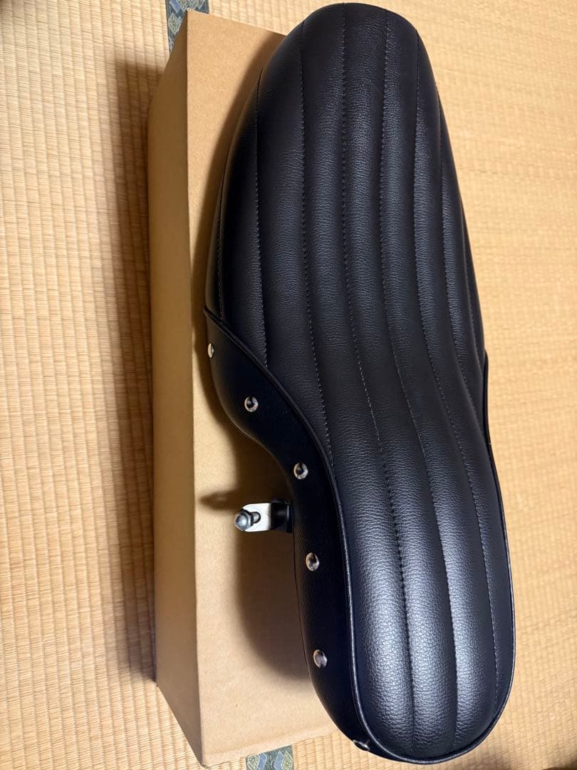 Garage T&F SR400　スタッド付きタックロールシート