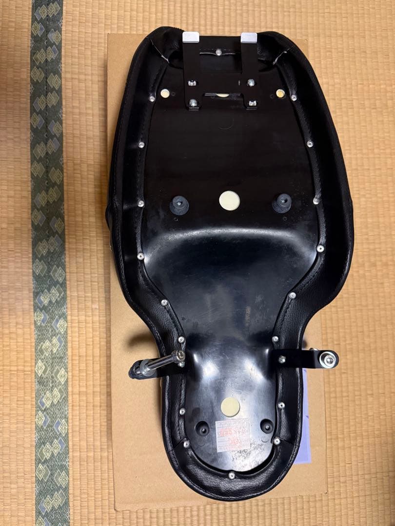 Garage T&F SR400　スタッド付きタックロールシート