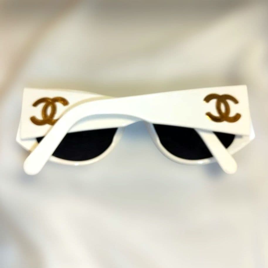 オールドCHANEL ホワイトサングラス 品番05246 10601
