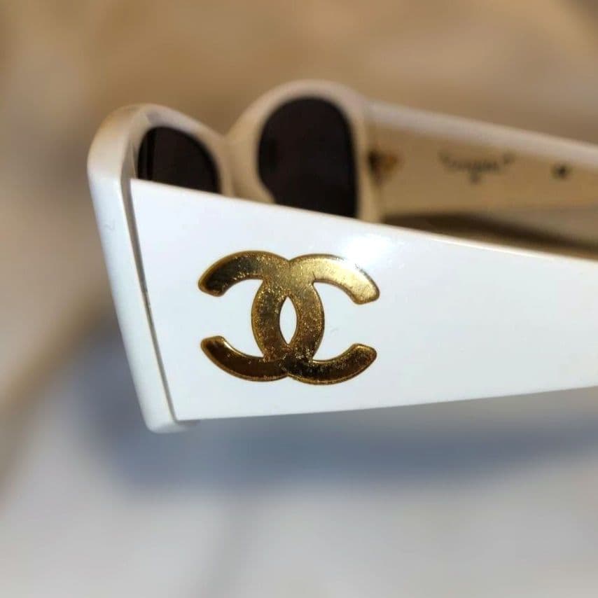 オールドCHANEL ホワイトサングラス 品番05246 10601
