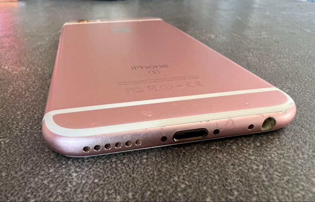 iPhone6s ローズゴールド　64GB 外箱と イヤフォン付き