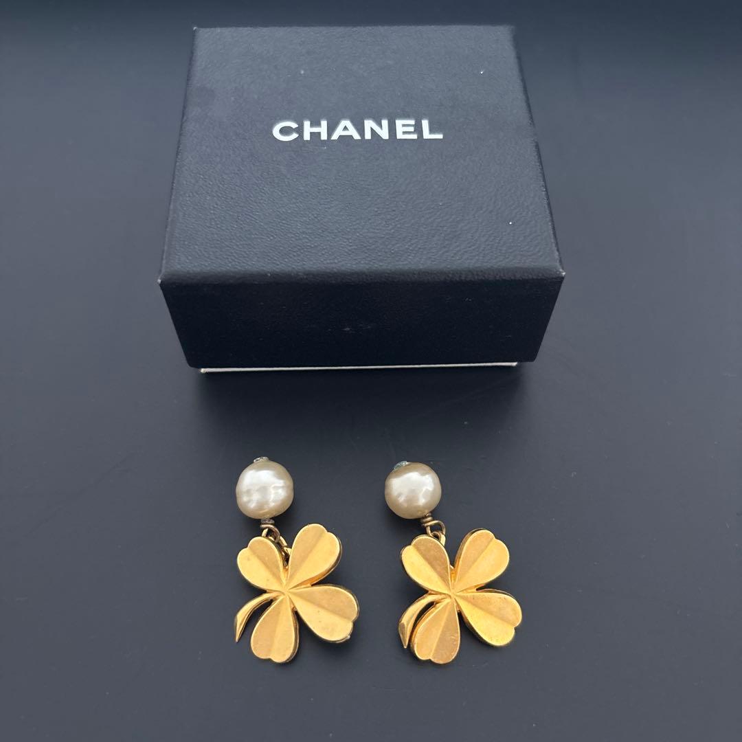 最終価格★美品★CHANEL クローバー型 パール カフス 箱付き　希少