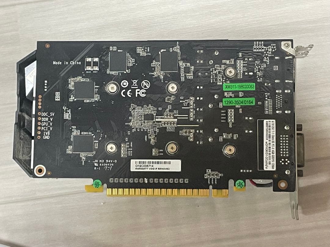 玄人志向 GeForce GTX 1050tiグラフィックボード