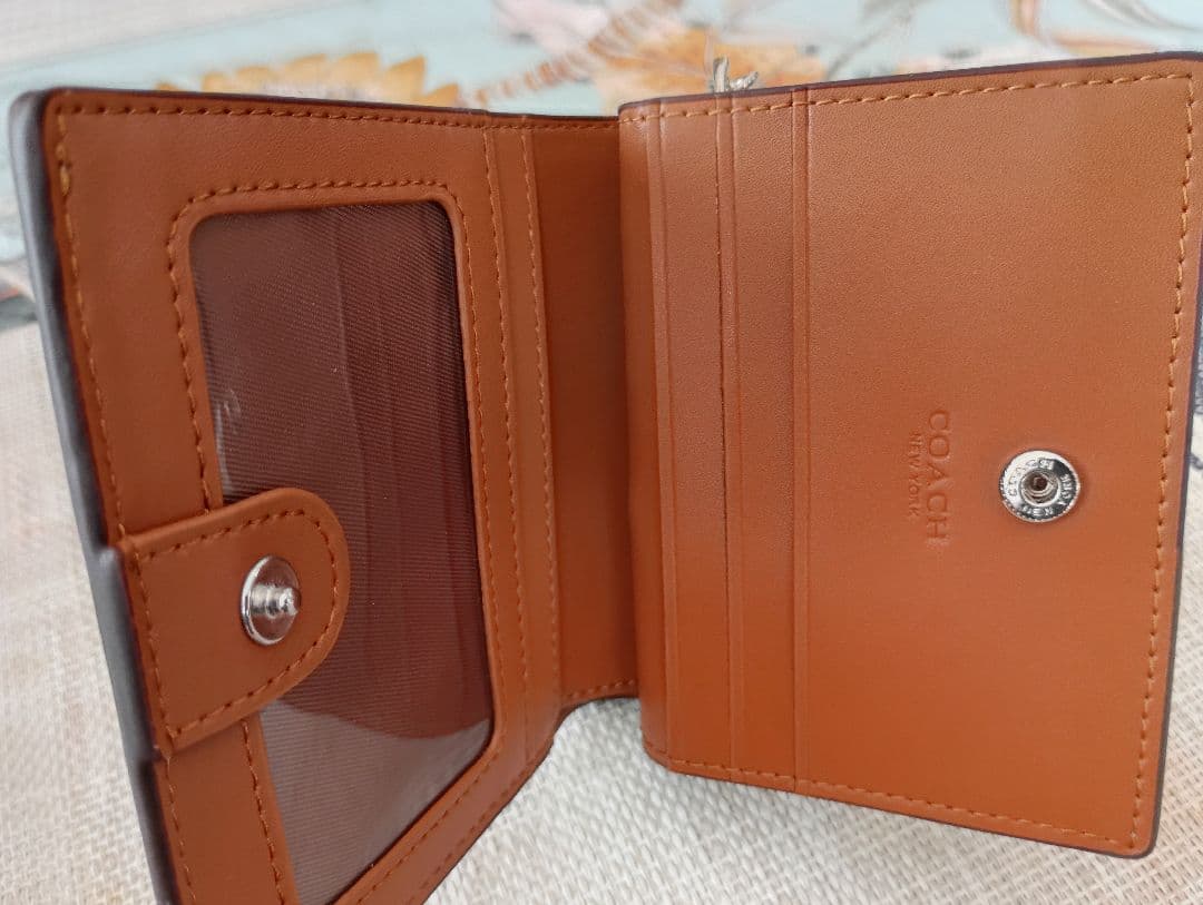 COACH フラワーデザイン 二つ折り財布