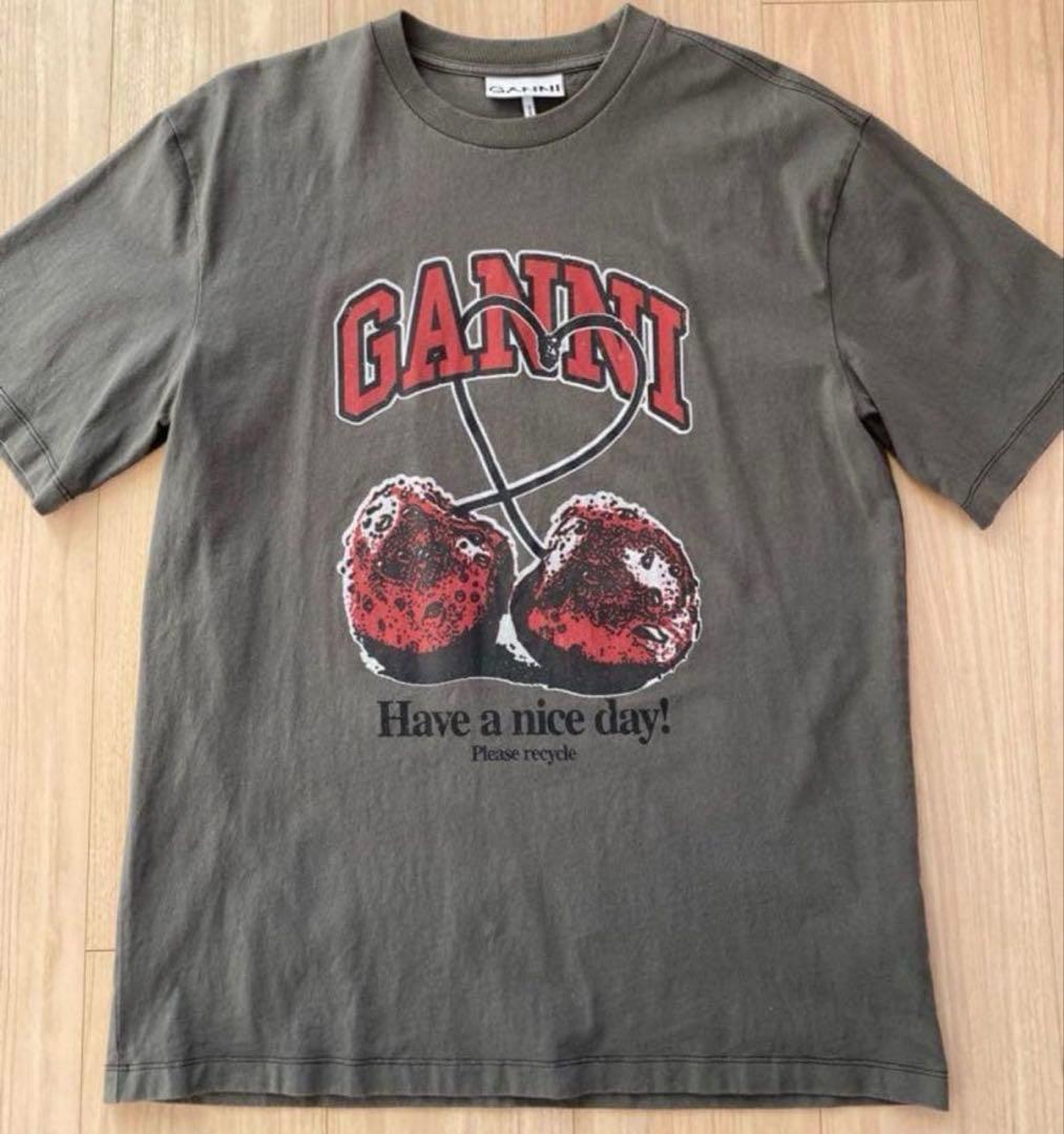 ガニー チェリー グラフィックTシャツ