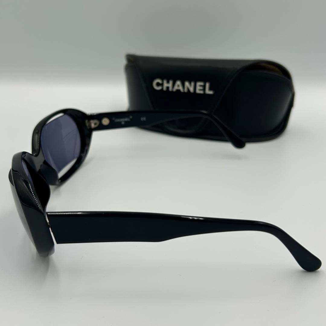 ✨希少✨CHANEL サングラス スリット イタリア製 アイウェア ロゴ 黒