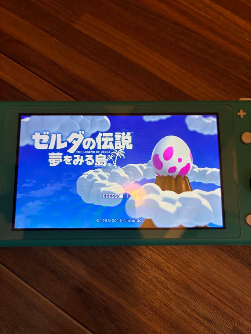 ゼルダの伝説　夢を見る島　ケース付きソフトと完全攻略本のセット！( ^ω^ )