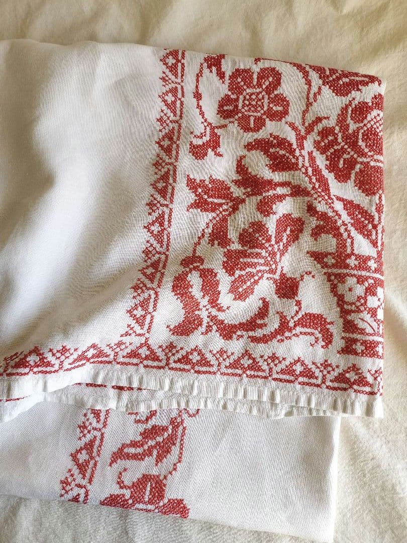東欧　Vintage　Red刺繍　リネンテーブルクロス