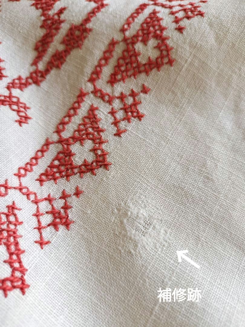 東欧　Vintage　Red刺繍　リネンテーブルクロス