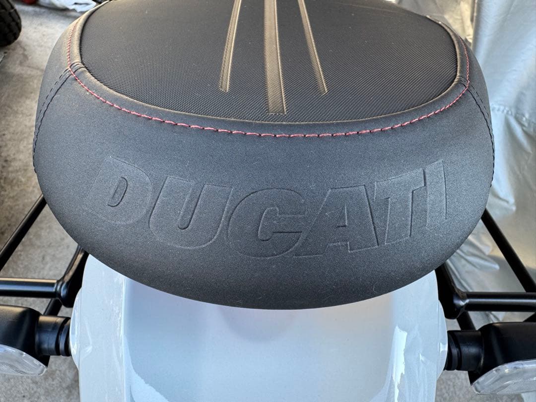 Ducati ドゥカティ スクランブラー デザートスレッド 純正 シート