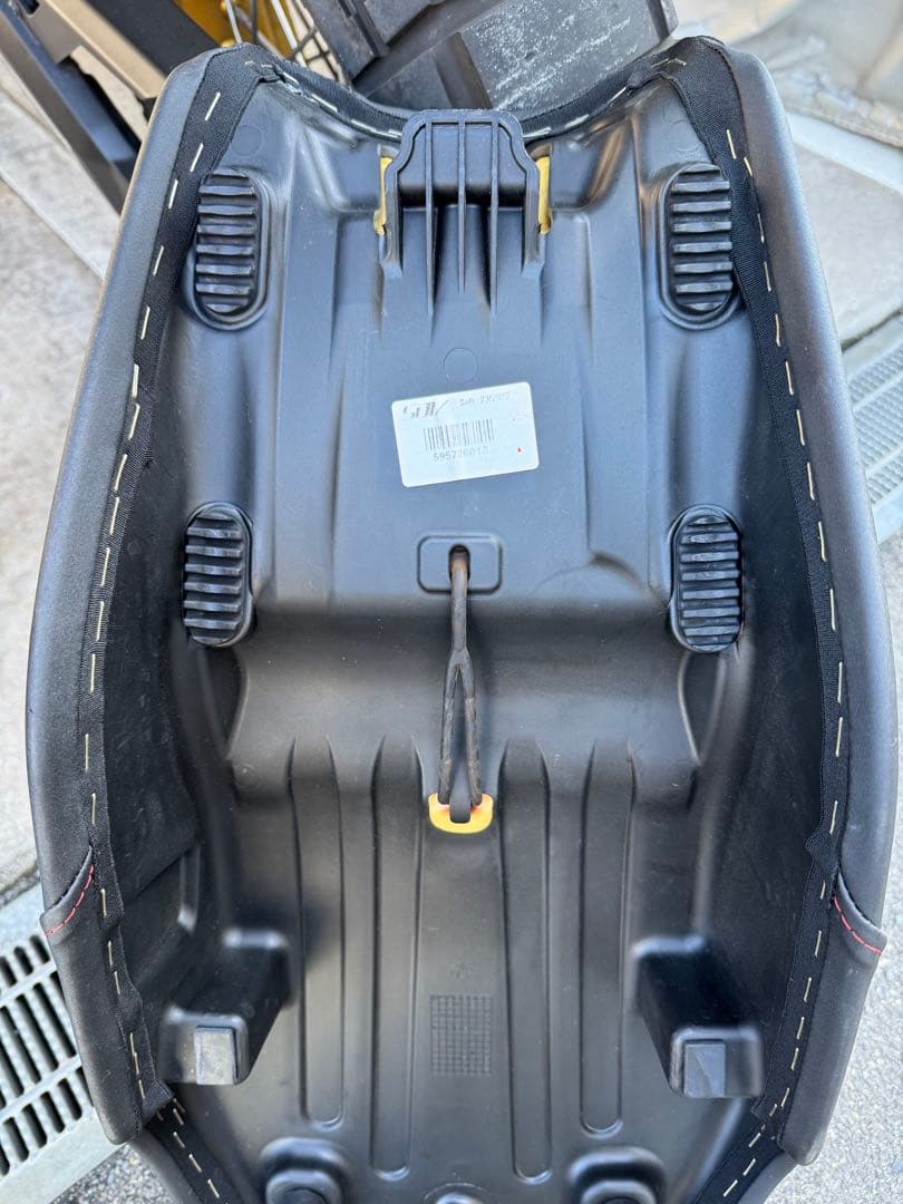 Ducati ドゥカティ スクランブラー デザートスレッド 純正 シート