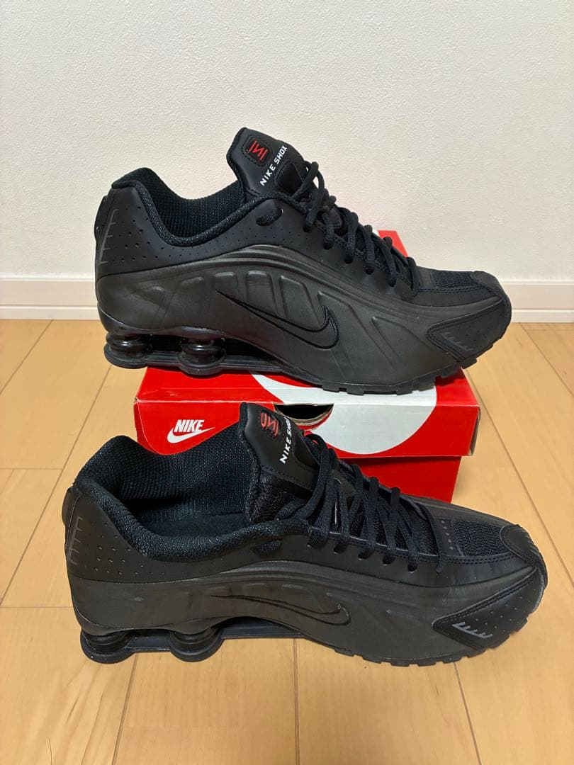 美品　NIKE SHOX R4 トリプルブラック　29cm