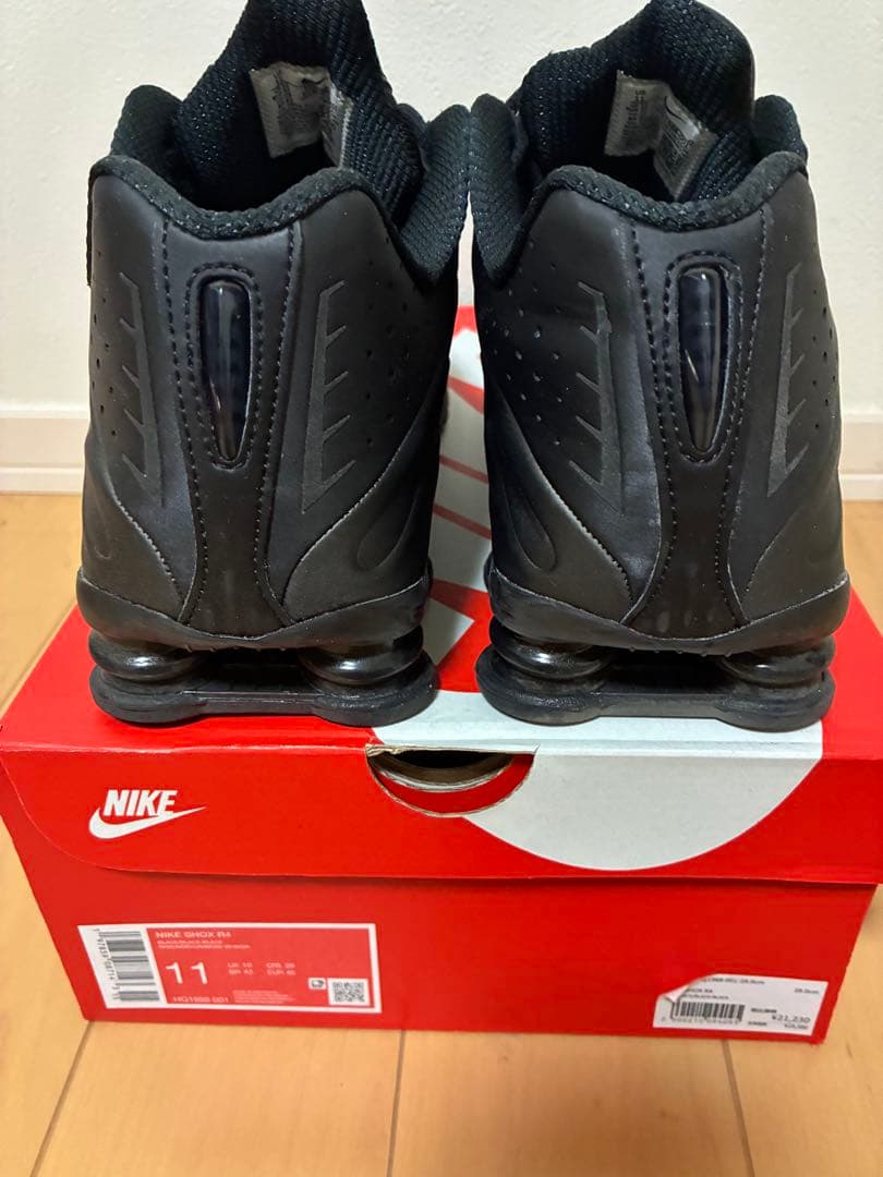 美品　NIKE SHOX R4 トリプルブラック　29cm
