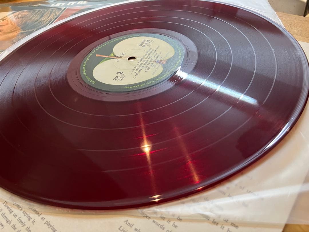 ニアミント赤盤　綺麗なレコード　レットイットビー