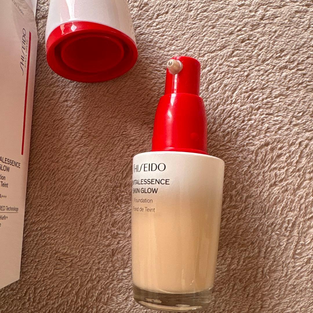 資生堂SHISEIDO REVITALESSENCE SKIN GLOW 230