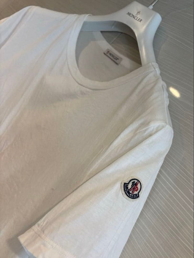 モンクレール ホワイト Tシャツ ショートスリーブ シンプル 白tシャツ