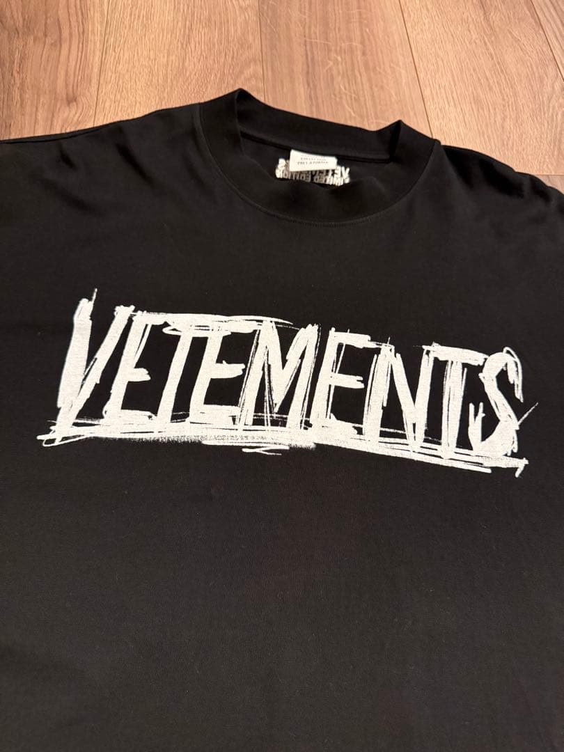 【超美品】VETEMENTS ワールドツアー Tシャツ メンズ　ブラックXS