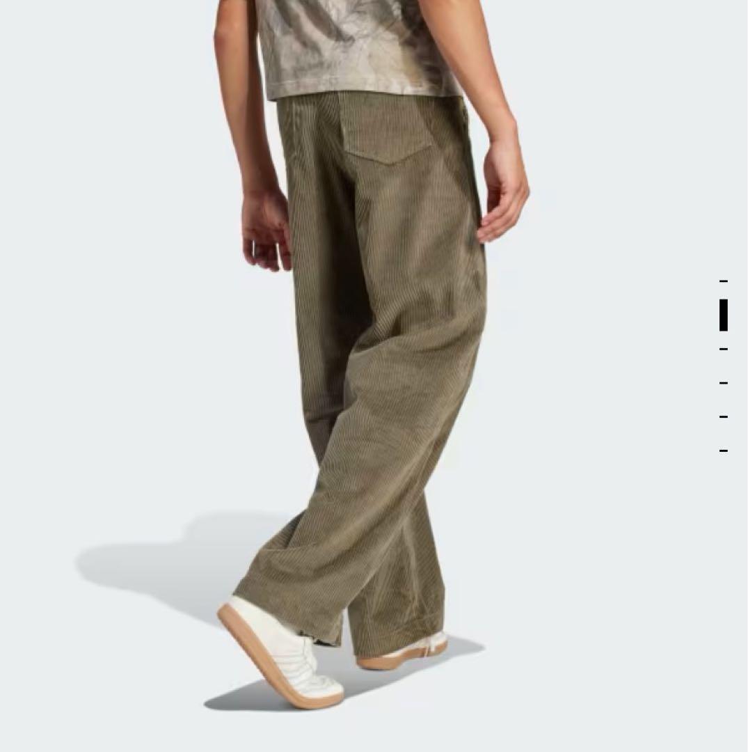 adidas オリジナルス コーデュロイ ワイドパンツ オリーブグリーン