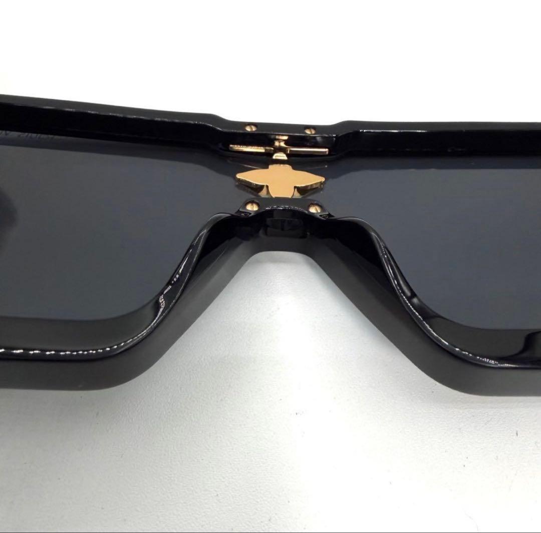 LOUIS VUITTON スクエアサングラス