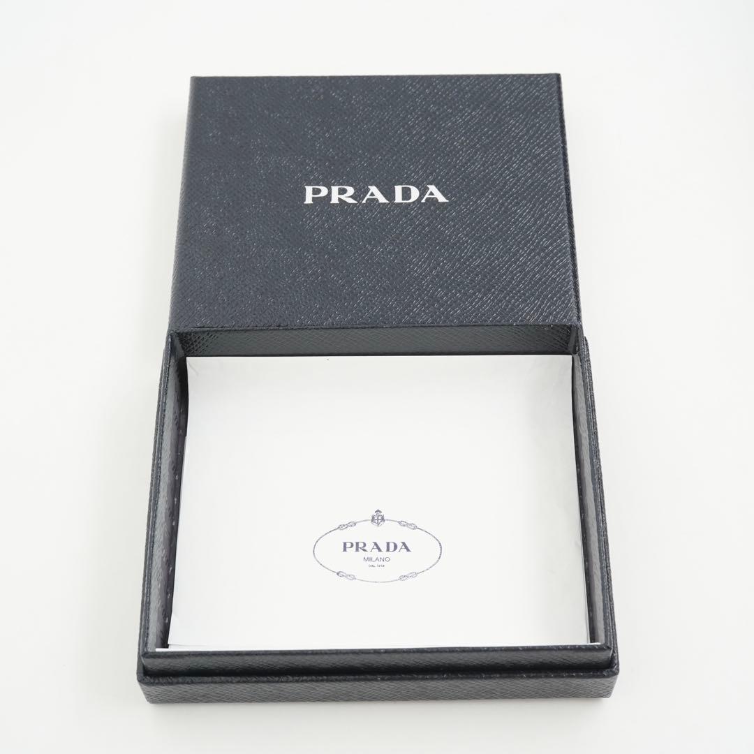 ✨未使用展示品・箱付き✨　PRADA ミニ財布　サフィアーノレザー　二つ折り
