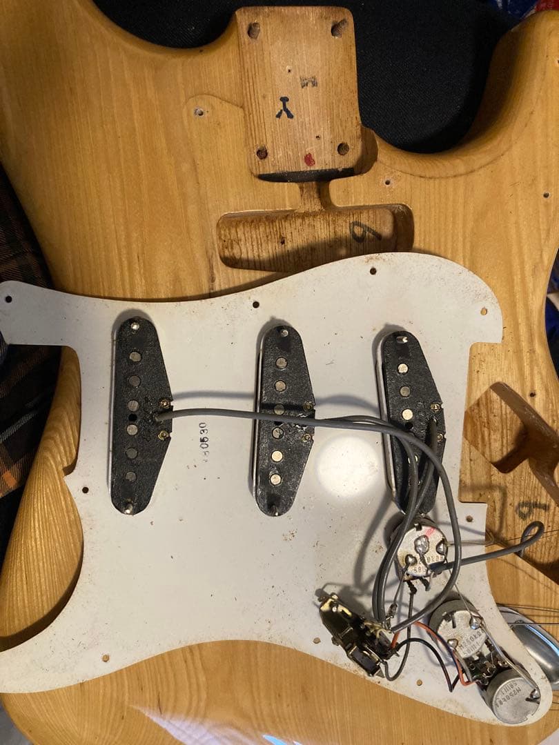 Fender Japan ネック + 国産ボディ　コンポーネントストラト